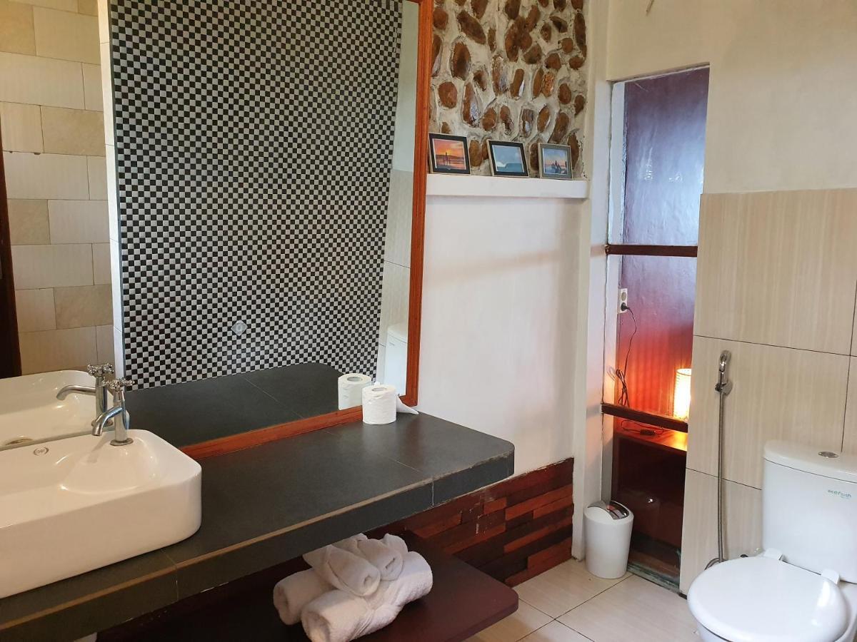 Amban Beach House Manokwari Ngoại thất bức ảnh