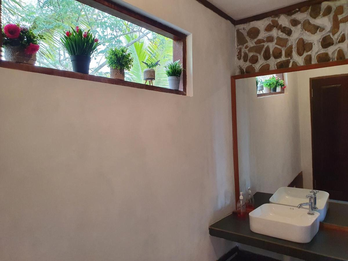 Amban Beach House Manokwari Ngoại thất bức ảnh