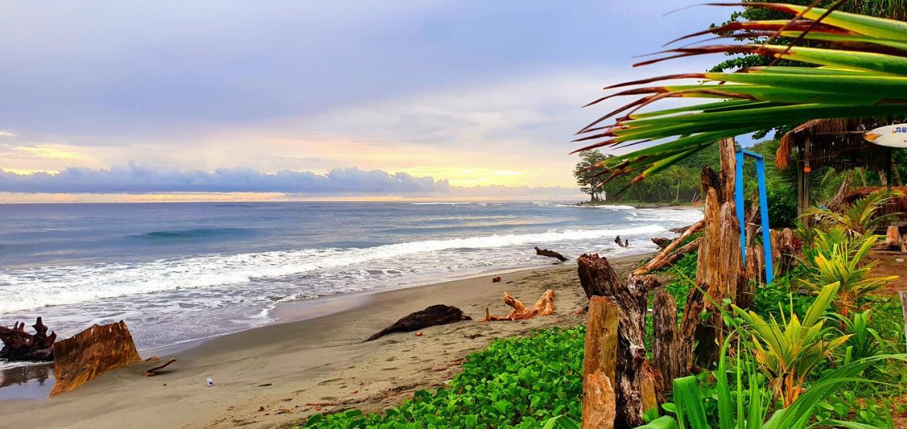 Amban Beach House Manokwari Ngoại thất bức ảnh