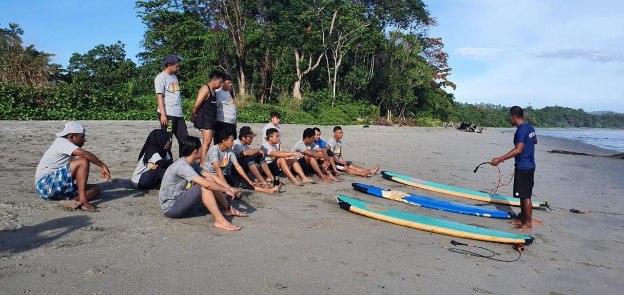 Amban Beach House Manokwari Ngoại thất bức ảnh